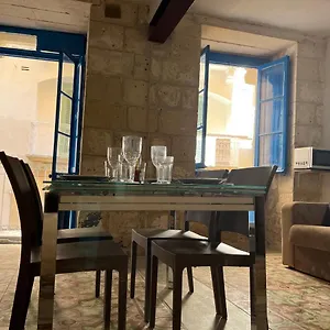Casa vacanze Traditional Townhouse In The Hearth Of, La Valletta